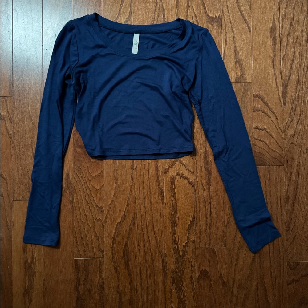 Long sleeve crop top
